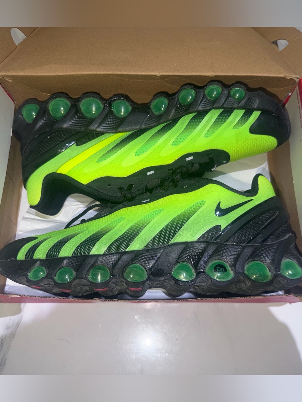 Nike Men’s Neon Green and Black Athletic Sneakers
